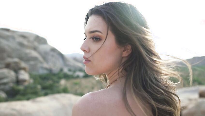 Lauren Summer Nude Outdoor Striptease