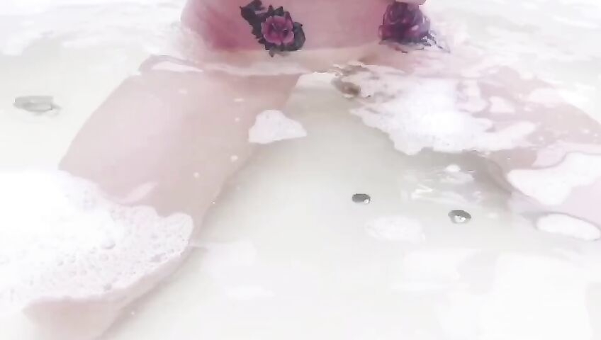 Lera Himera Nude Bathtub