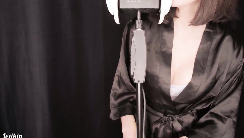 Lexikin ASMR Nude Ear Licking Mouth Sounds