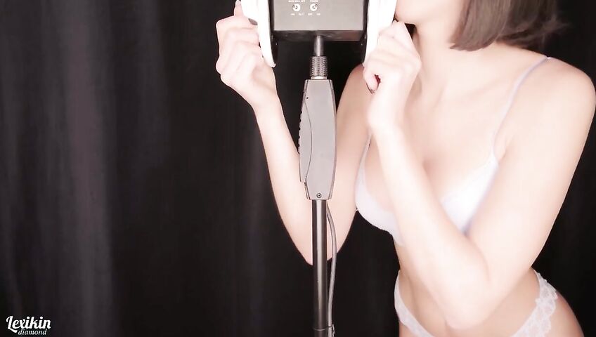 Lexikin ASMR Nude Ear Licking Mouth Sounds