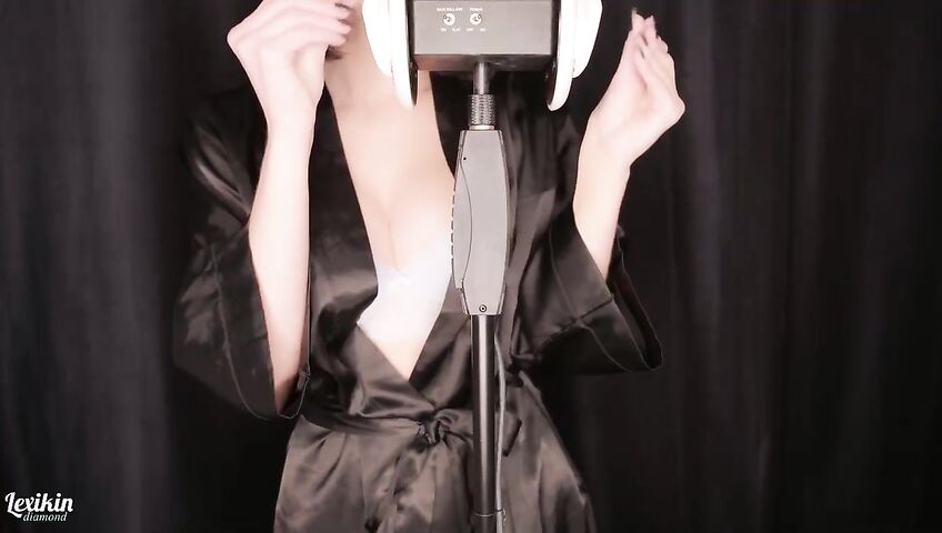 Lexikin ASMR Nude Ear Licking Mouth Sounds