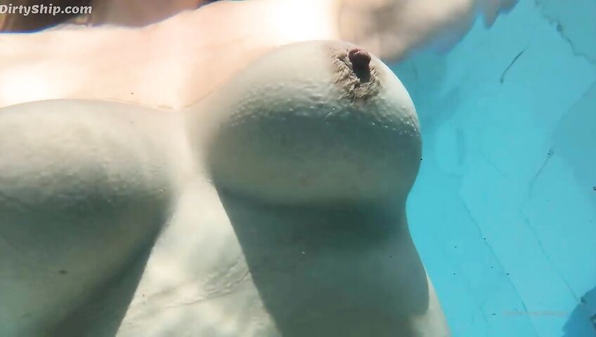 Lillias Right Nude Pool Onlyfans Leakss Video