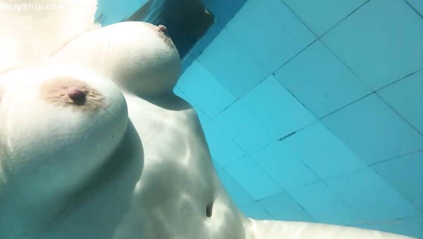 Lillias Right Nude Pool Onlyfans Leakss Video