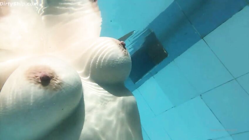 Lillias Right Nude Pool Onlyfans Leakss Video