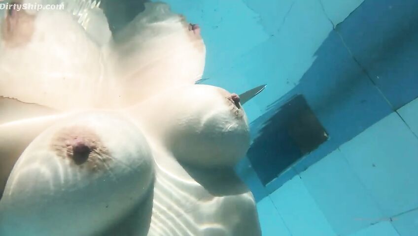 Lillias Right Nude Pool Onlyfans Leakss Video