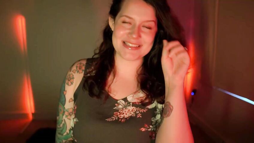 Little Clover Whispers ASMR Kissing Booth Patreonsss