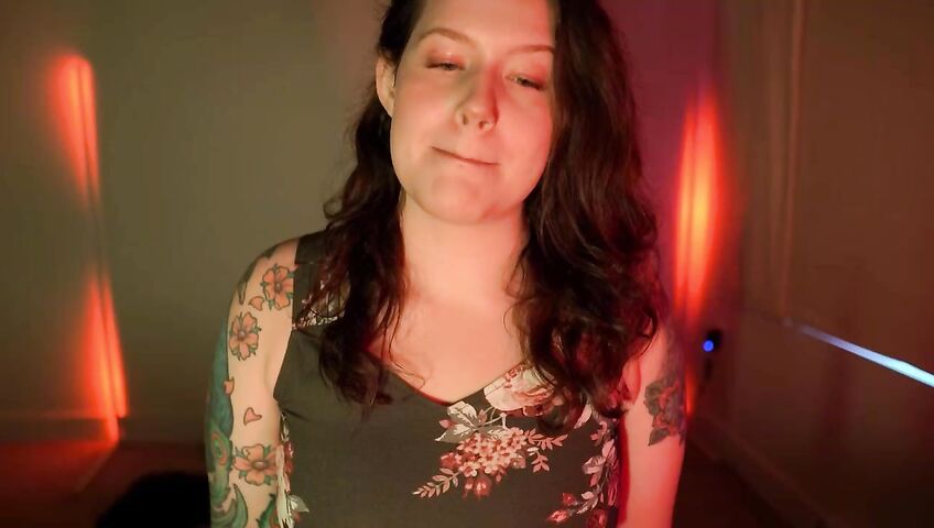 Little Clover Whispers ASMR Kissing Booth Patreonsss