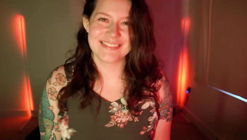 Little Clover Whispers ASMR Kissing Booth Patreonsss