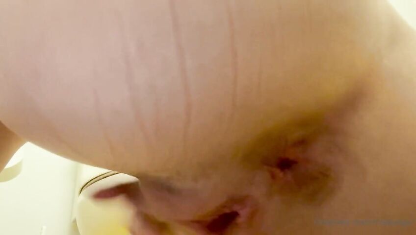 Madi Anger Nude Bathroom Masturbations