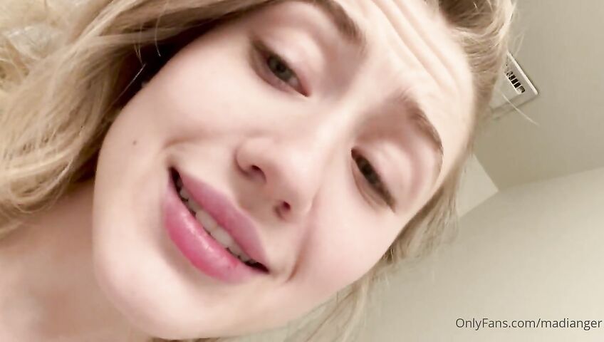 Madi Anger Nude Bathroom Masturbations