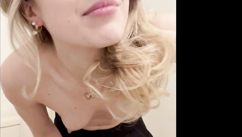 Madi Anger Nude Bathroom Masturbations