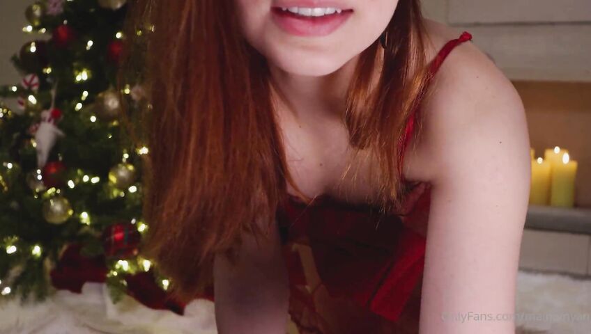 Maimy ASMR Christmas Evening With Girlfriend