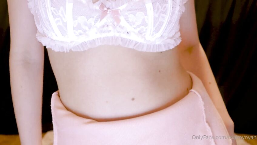 Maimy ASMR Gift Roleplay