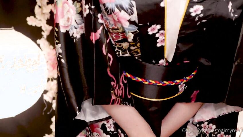 Maimy ASMR Sexy Hand Massage Parlor