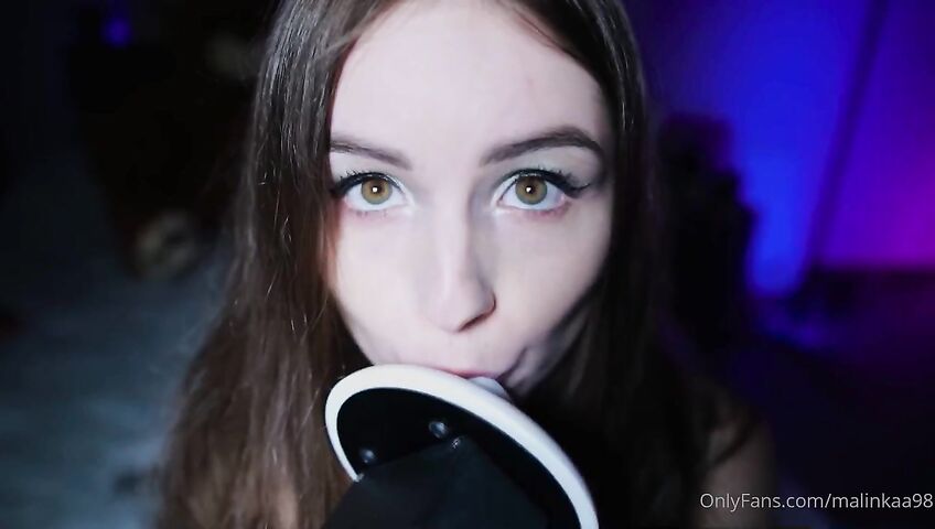 Malinkaa98 Ear Licking And Twerk ASMR