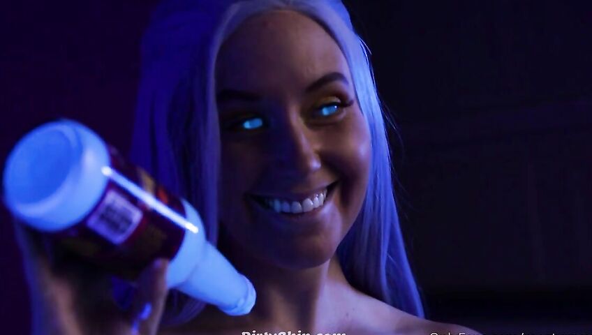 Meg Turney Onlyfans Nuka Cola Quantum Girl Cosplay 2