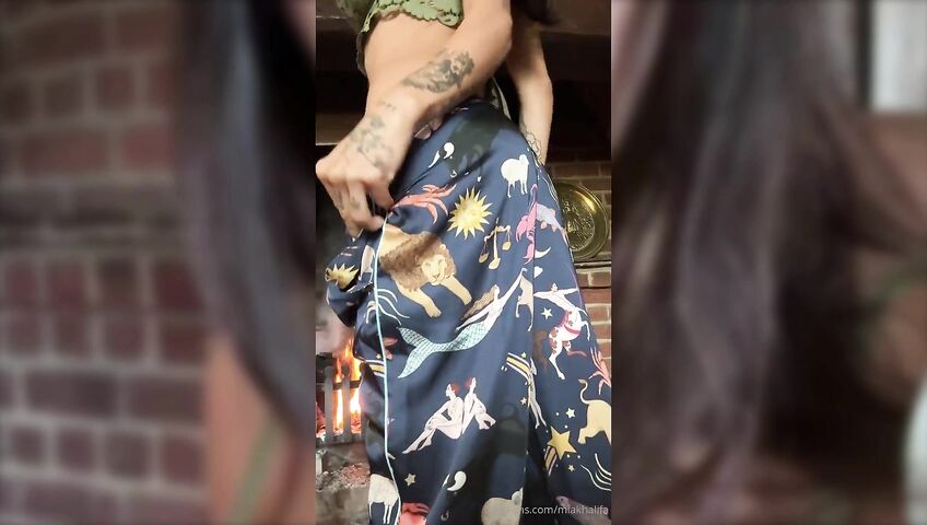 Mia Khalifa Fireplace Striptease Onlyfanss