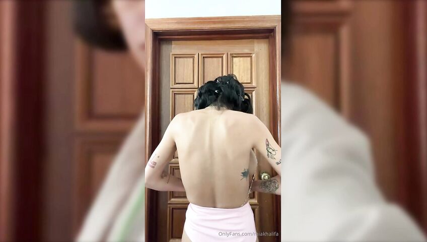 Mia Khalifa Nipple Slip Try On Onlyfans Ijkl