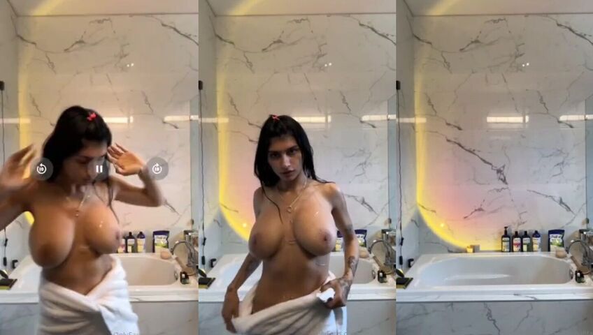 Mia Khalifa Towel Tease Titty Show Onlyfans PPV Video 3s