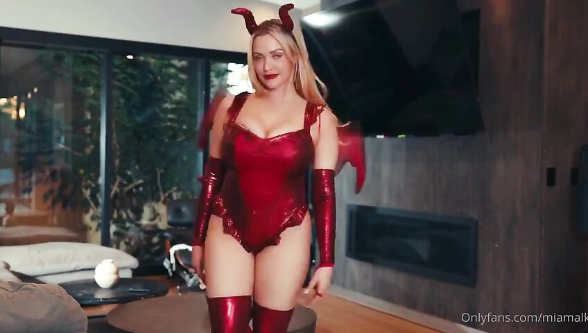 Mia Malkova Of Nude Halloween Try On Haul A1