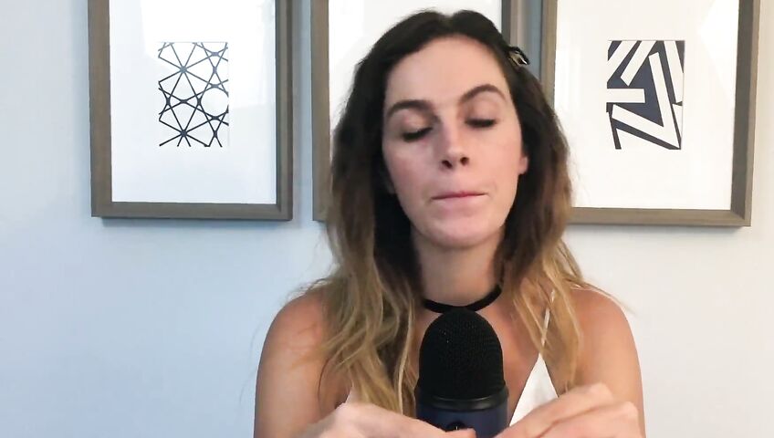 Miss Bell ASMR Kisses