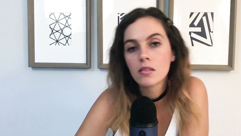 Miss Bell ASMR Kisses