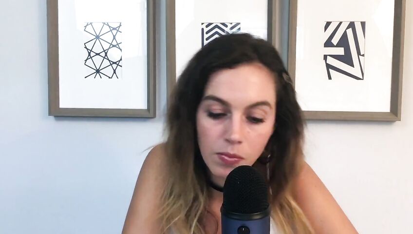 Miss Bell ASMR Kisses