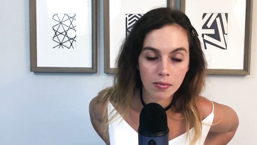 Miss Bell ASMR Kisses