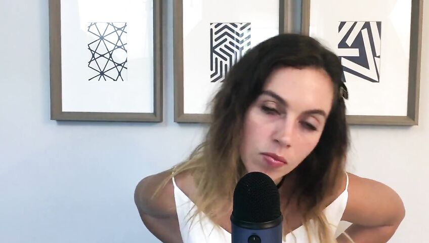 Miss Bell ASMR Kisses