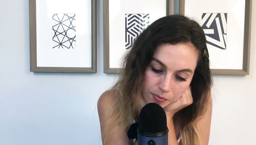 Miss Bell ASMR Kisses