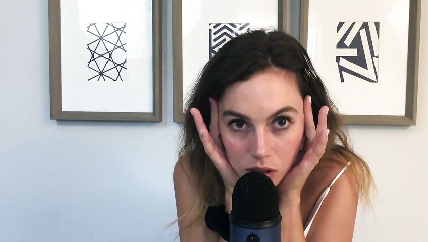 Miss Bell ASMR Kisses