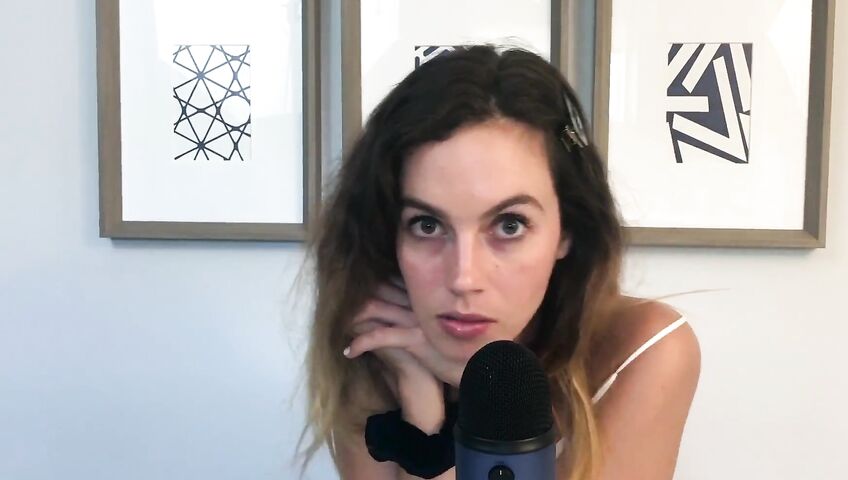 Miss Bell ASMR Kisses