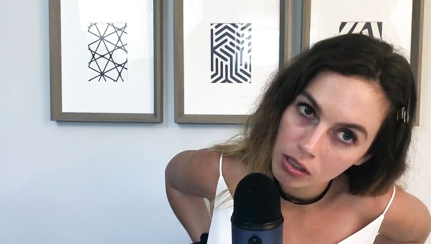 Miss Bell ASMR Kisses