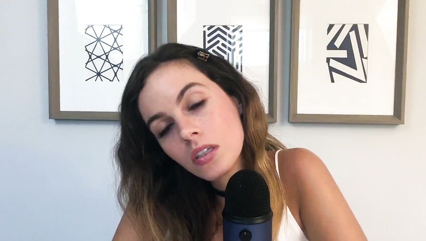 Miss Bell ASMR Kisses