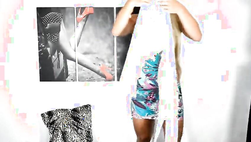 Nanda Bibelo Nude Public Try On Video