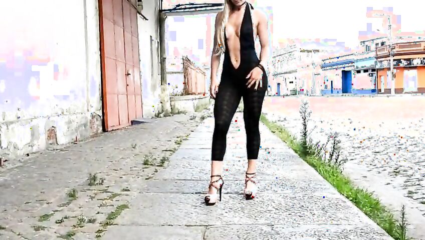 Nanda Bibelo Nude Public Try On Video