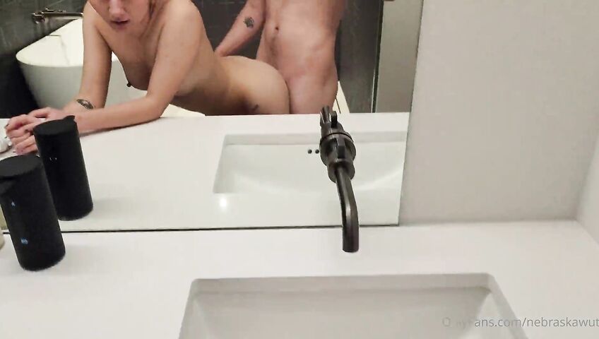 Nebraskawut Nude Bathroom Fuck Facial 3cdef