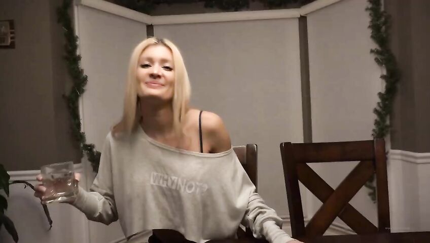 Onlyfans ASMR Maddy Strip Poker 4a