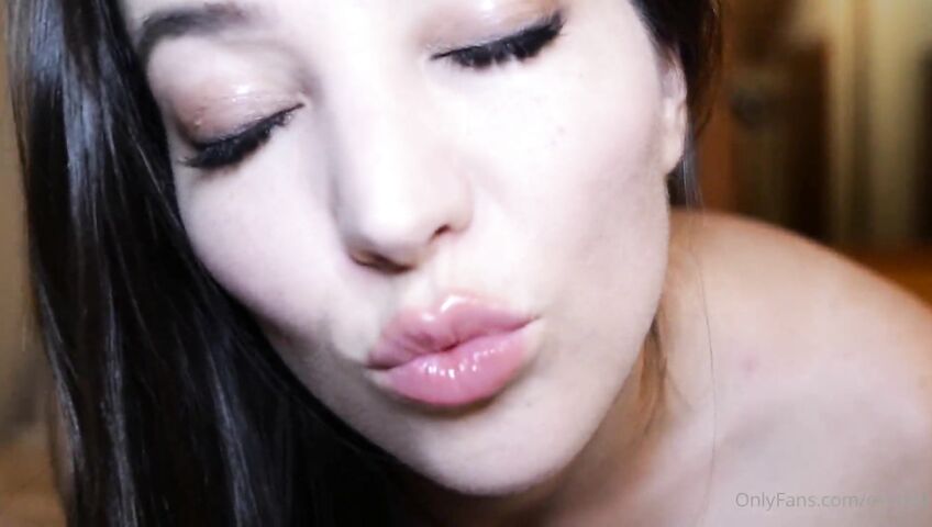Orenda ASMR Close Up Kisses