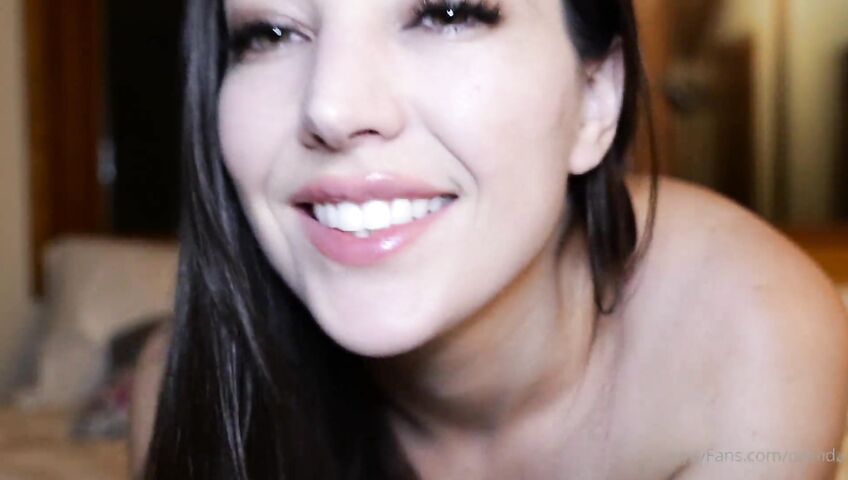 Orenda ASMR Close Up Kisses