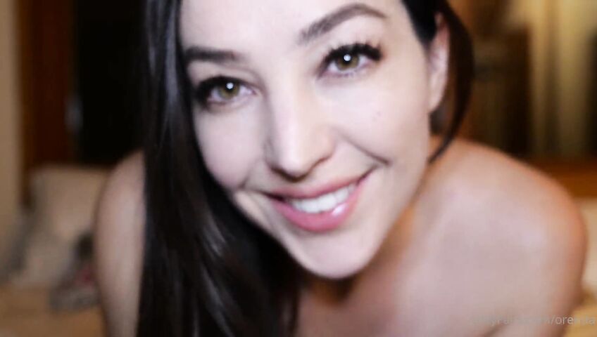 Orenda ASMR Close Up Kisses