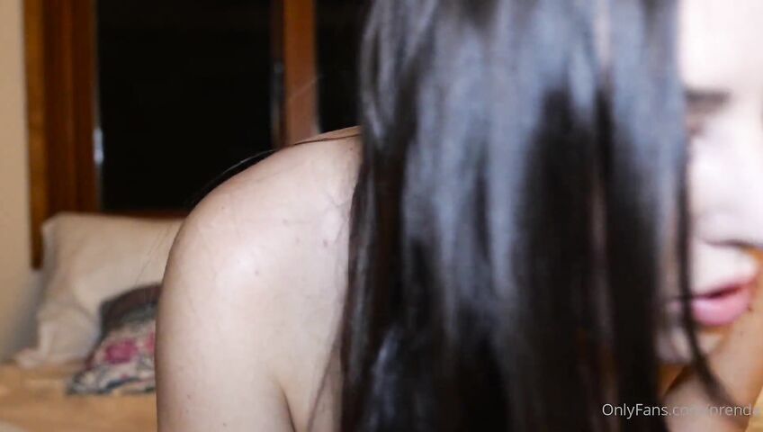 Orenda ASMR Close Up Kisses