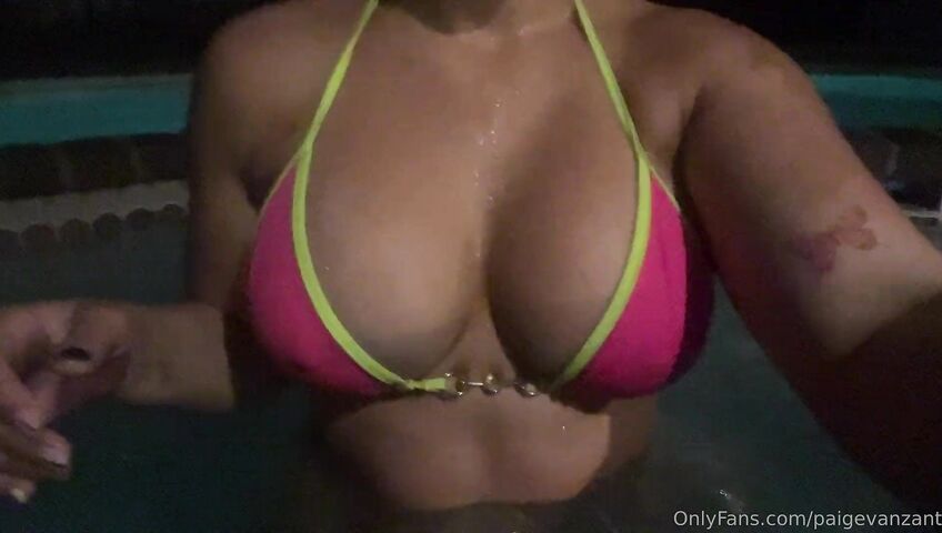 Paige Vanzant Nude Boobs Hot Tub A