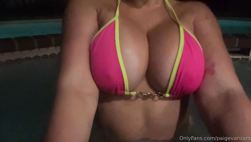 Paige Vanzant Nude Boobs Hot Tub A