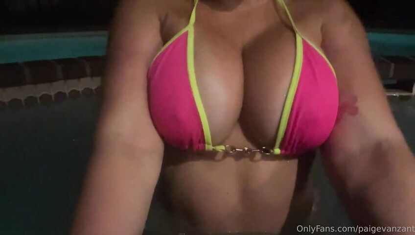 Paige Vanzant Nude Boobs Hot Tub A