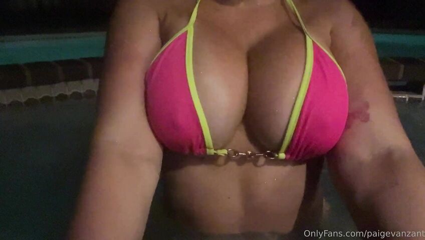 Paige Vanzant Nude Boobs Hot Tub A