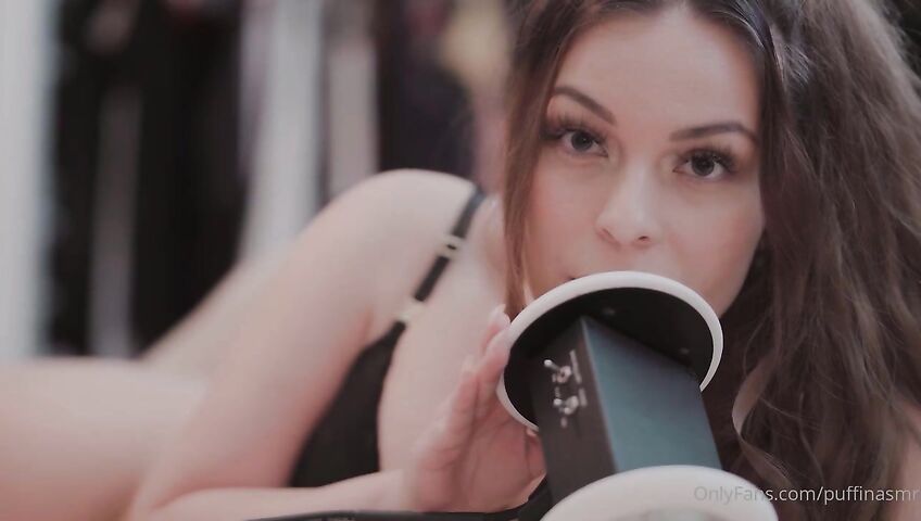 Puffin ASMR Onlyfans Close Up Kisses Efg