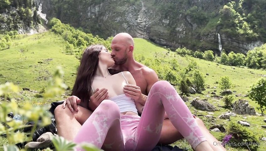Reislin Johnny Sins Hiking Creampie