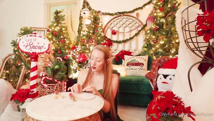 Rose Kelly Christmas Lingerie Ass Spreads