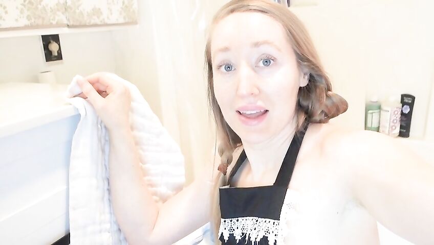 Rose Kelly House Maid Ass Tease